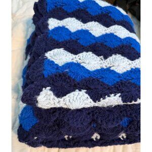 Dark Blue Royal blue White Afghan Quilt Blanket Scalloped Edge Grannie  46" x 54